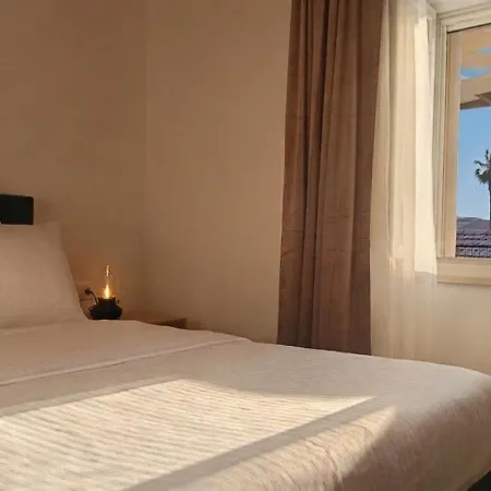 Bajcevi Dvori Vela Luka